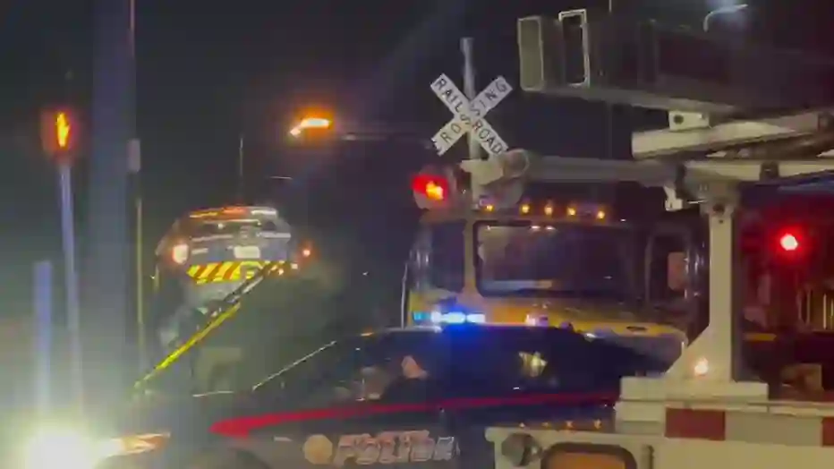 Still Cut of Video From Atlanta Officers Rescue [Photo: FOX 5 Atlanta]