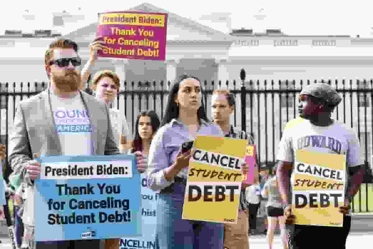 Students on Debt Relief Plan [Photo: Bloomberg.com]