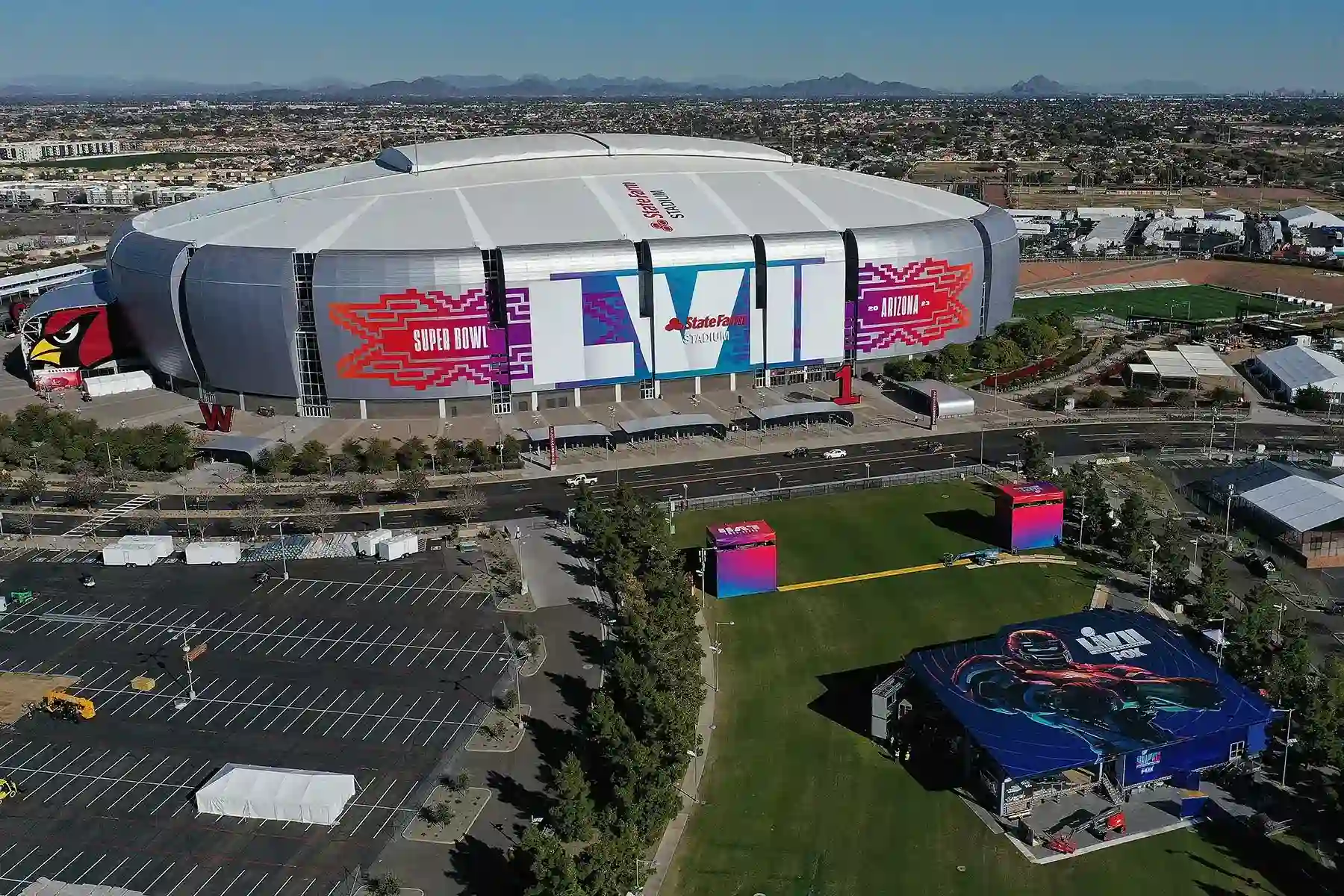 Superbowl Stadium [Photo: New York Post]