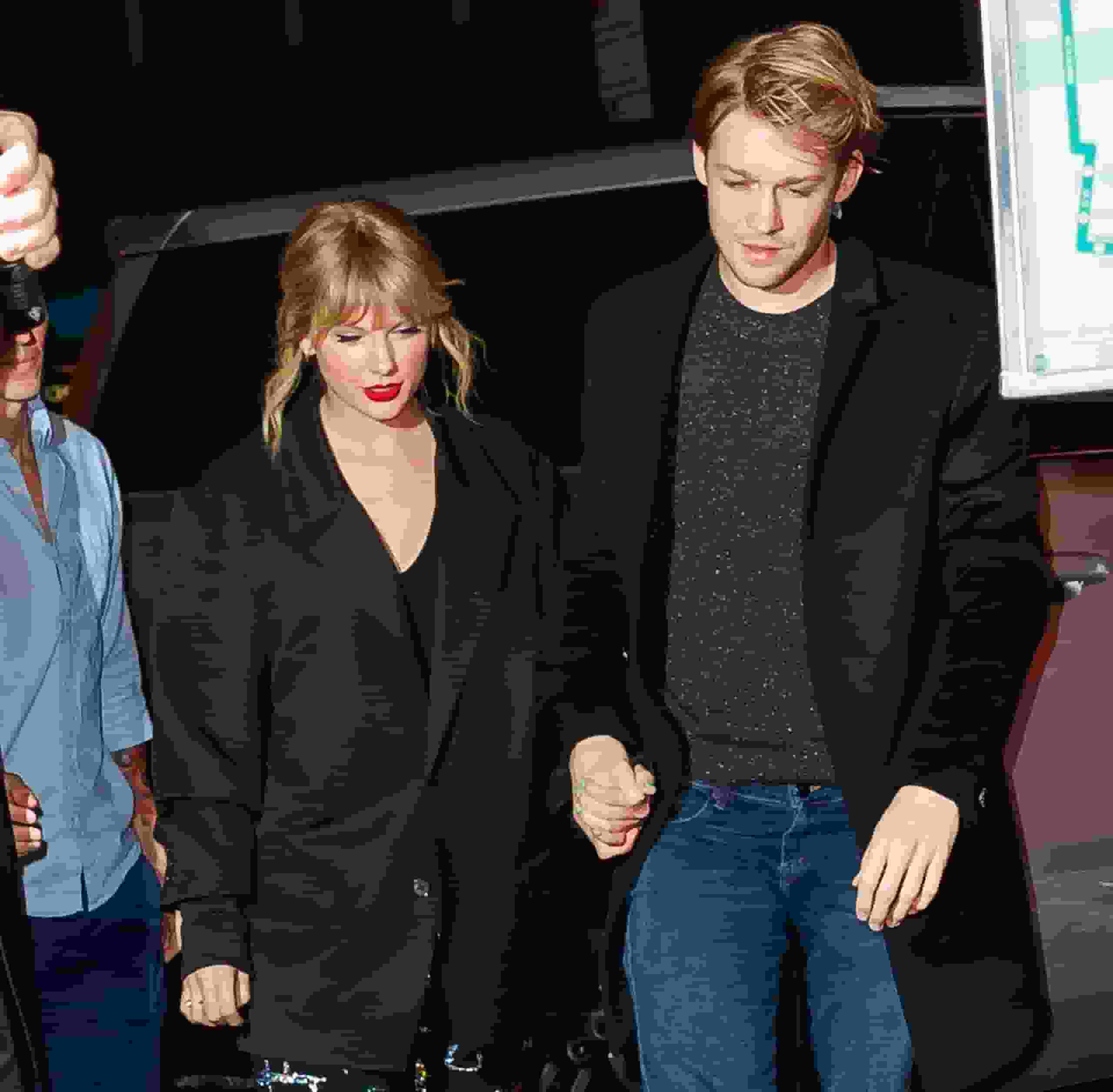 Taylor Swift and Joe Alwyn Split After Six Years of a Relationship (Photo: ELLE)