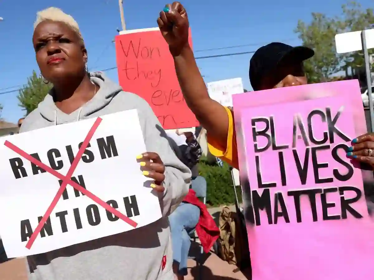 Protest Against California Police Officers Arrested By FBI [Photo: The Guardian]