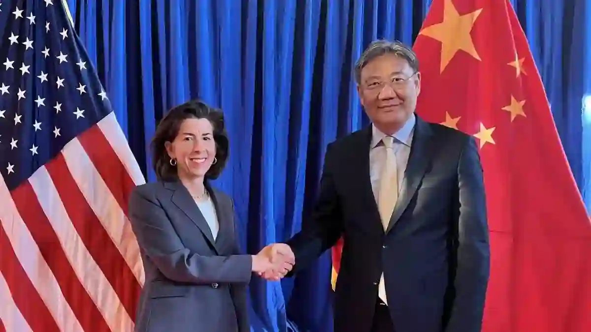 U.S. Commerce Secretary With Chinese Minister of Commerce [Photo: Outlook India]