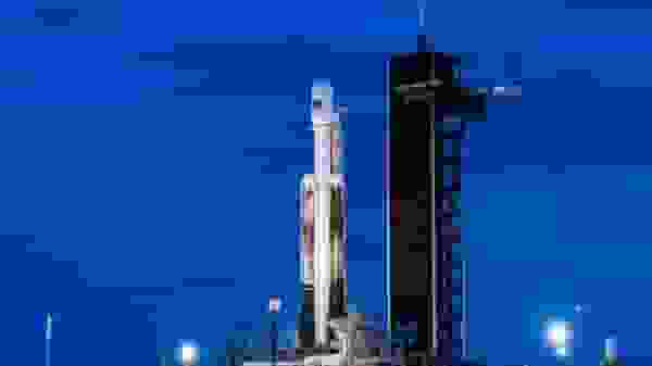 Spacexs Falcon Heavy Successfully Launches The Secretive X 37b Space