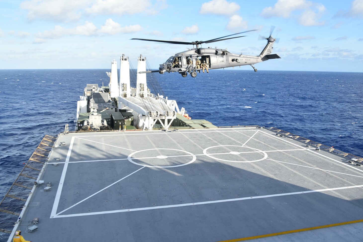 The deck landings practice in which soldiers participated in was to enable them to be certified as air crew members or as pilots. (Photo: Military Sealift Command - Navy.mil)