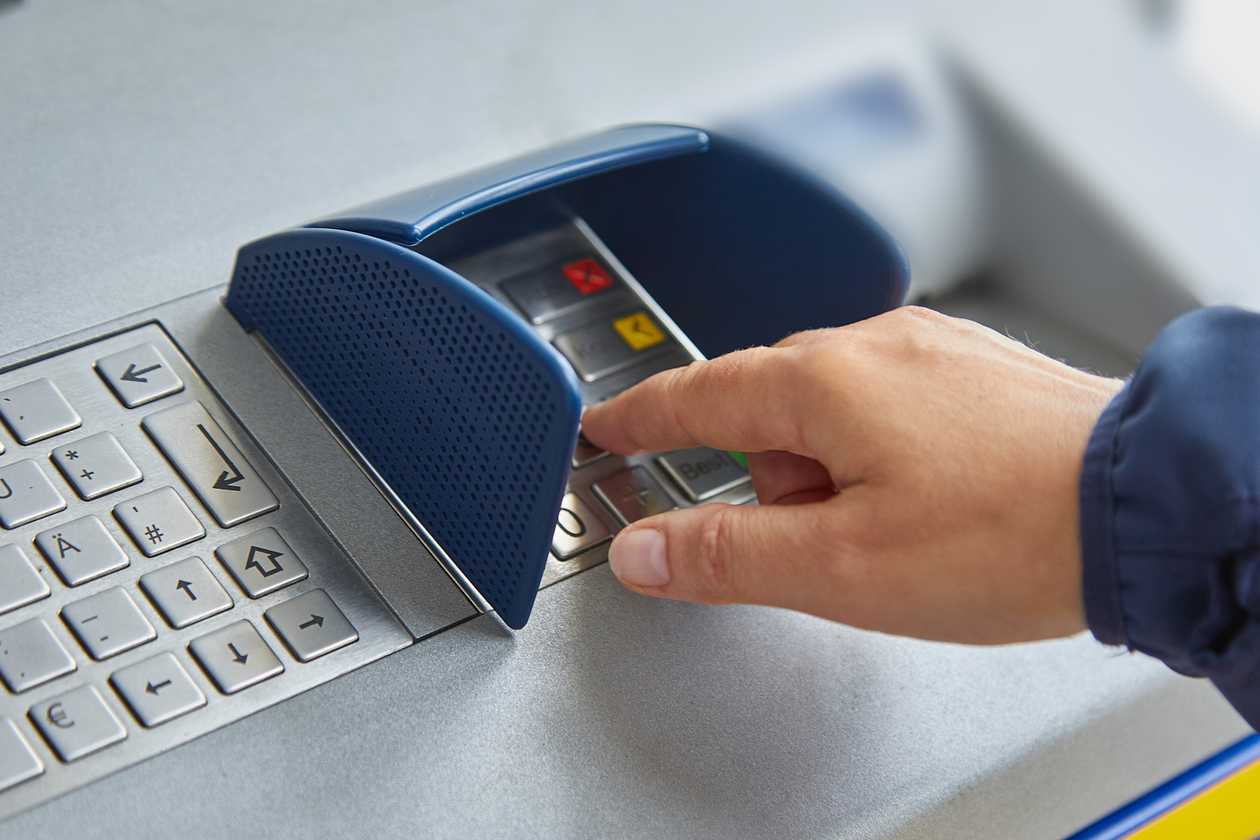 SNAP recipients are worried of the rising cases of credit card skimming. (Photo: Time)