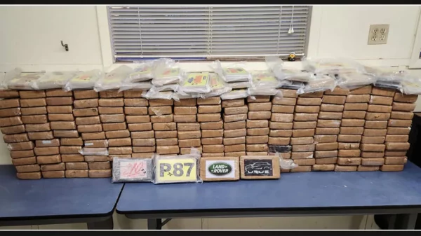 Arizona trooper seizes more than 550 pounds of cocaine during traffic stop on I-40